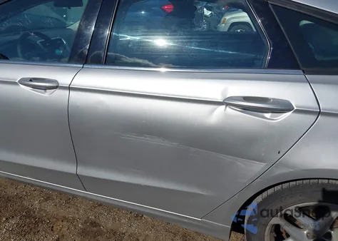 2013 Ford Fusion Se z USA, uszkodzony, nr VIN 3FA6P0H72DR138688